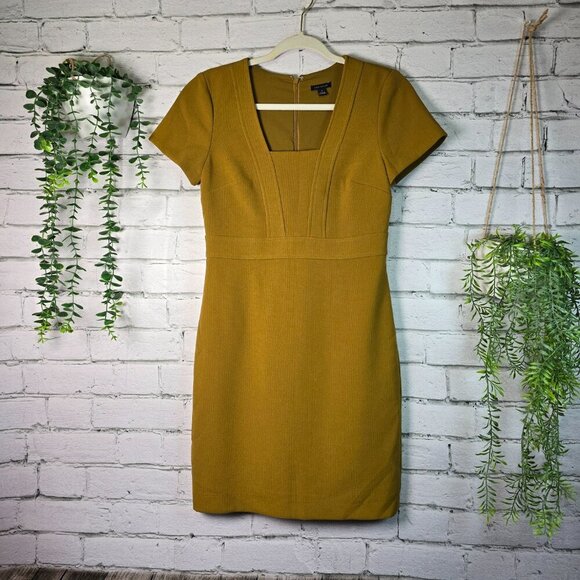 ANN TAYLOR DARK MUSTARD YELLOW SHORT SLEEVE SHEATH DRESS LINED SIZE 0 NWOT - Picture 1 of 6